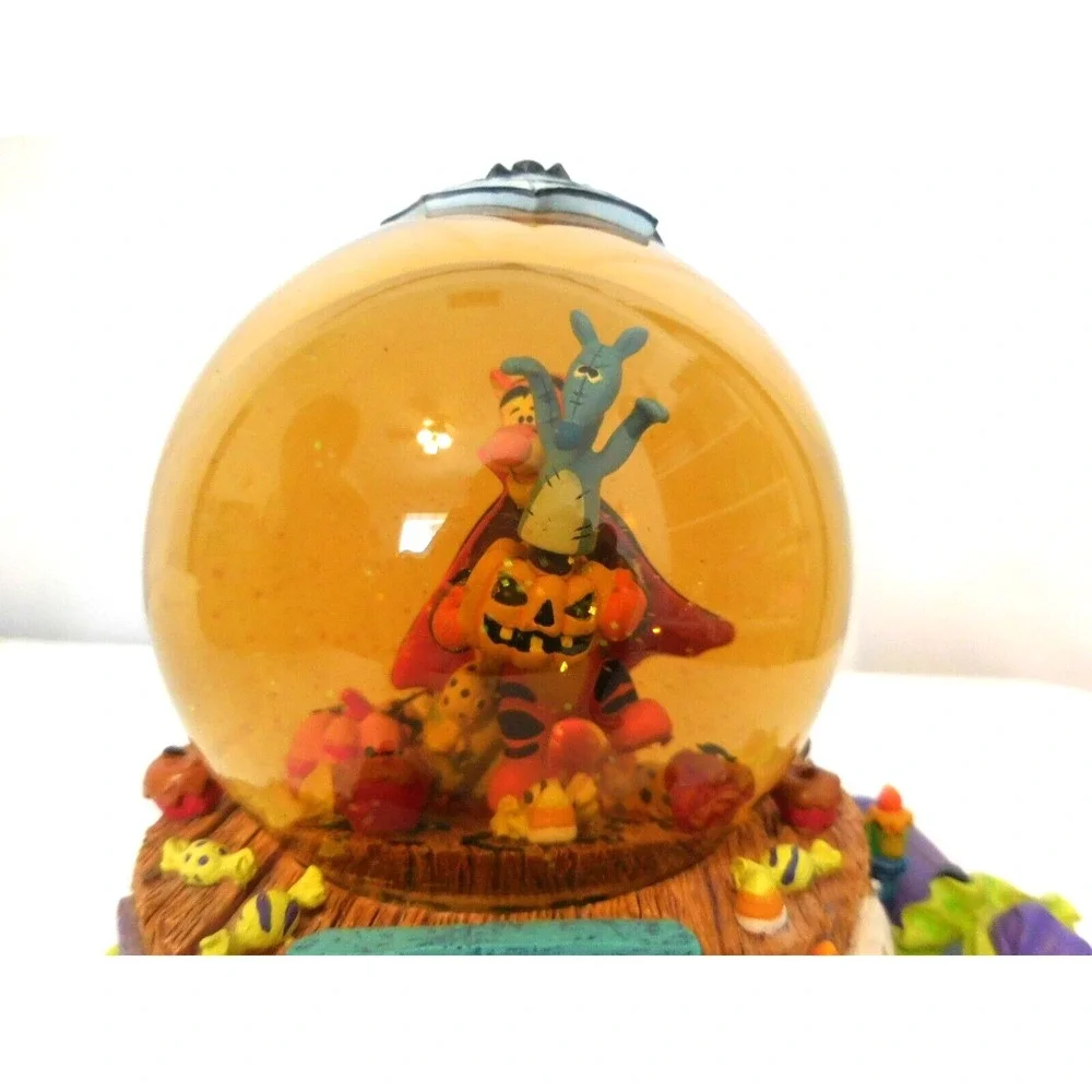 Disney Winnie the Pooh Halloween Tiggers Haunted House Musical Snowglobe Rare